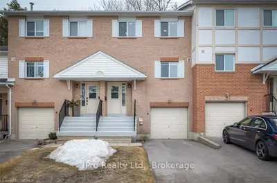 658 GIBNEY Crescent 28, Newmarket, ON L3X 1Y1