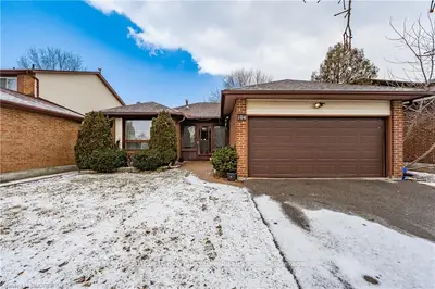 104 STEPHENSON Crescent, Richmond Hill, ON L4C 5W1