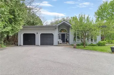 833 CRESCENT BEACH Road, Georgina, ON L0E 1S0