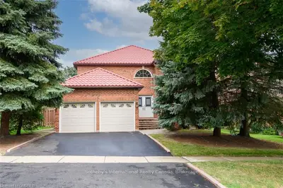 320 Savage Road, Newmarket, ON L3X 1S4