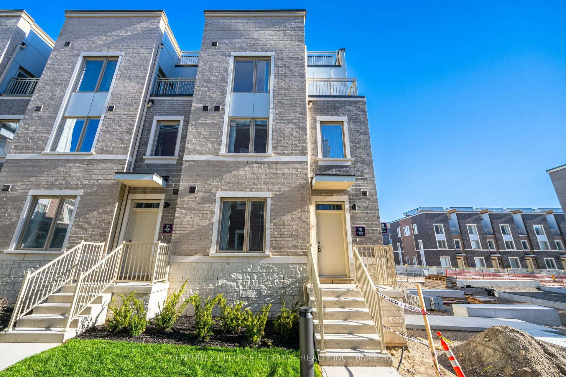 Condo Townhouse in Vaughan