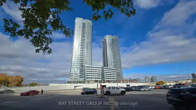 Condo Apartment in Vaughan