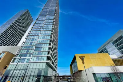 Condo Apartment in Vaughan