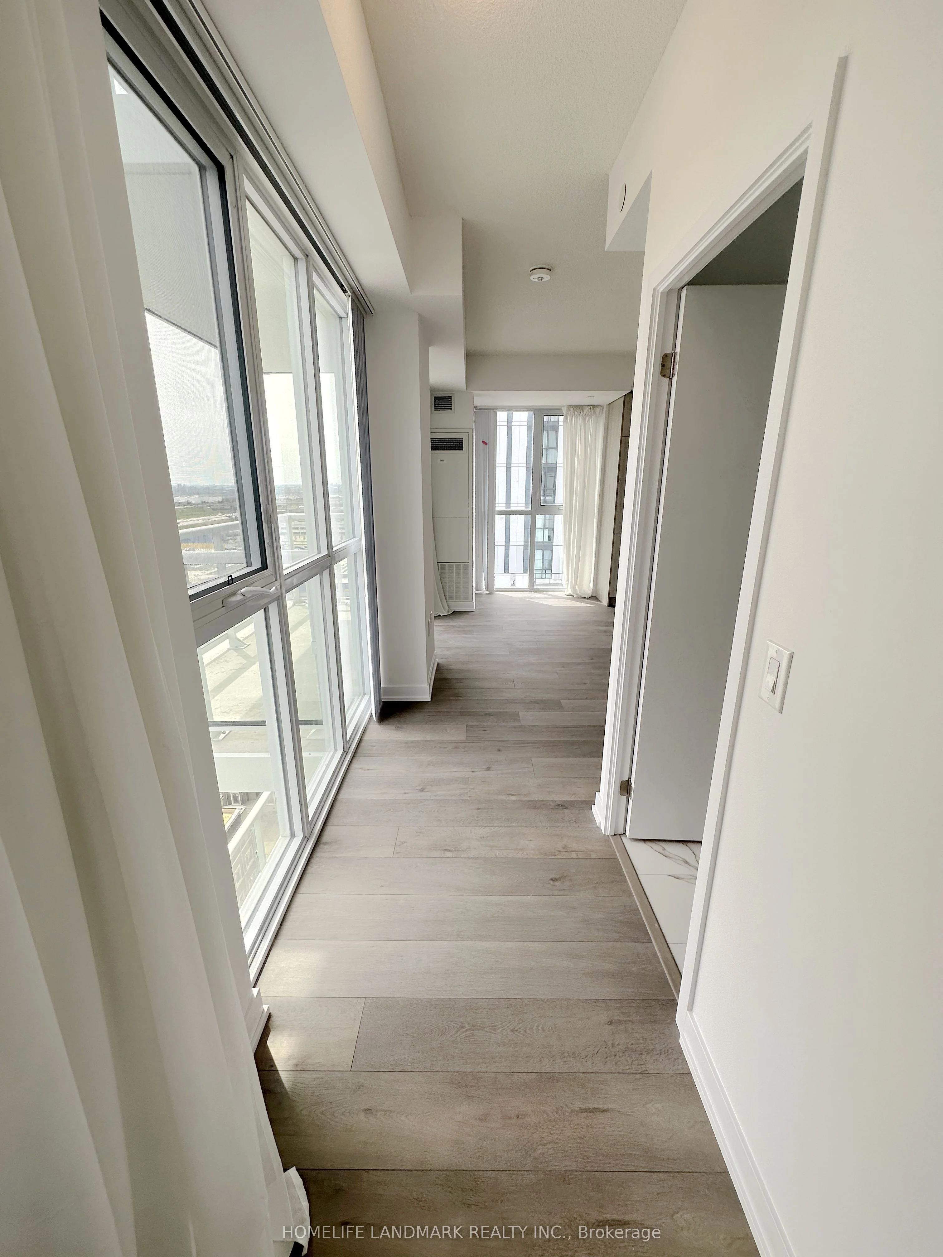 Condo Apartment in Vaughan