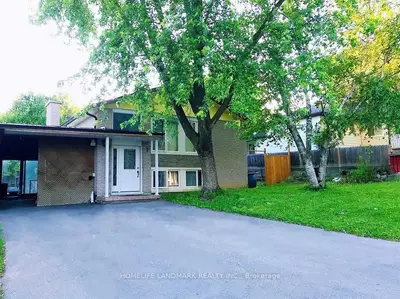 48 Vincent Street, Newmarket, On L3y 4g5