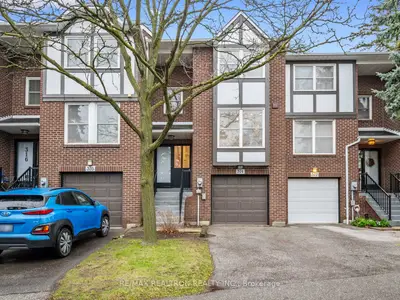 Condo Townhouse in Markham