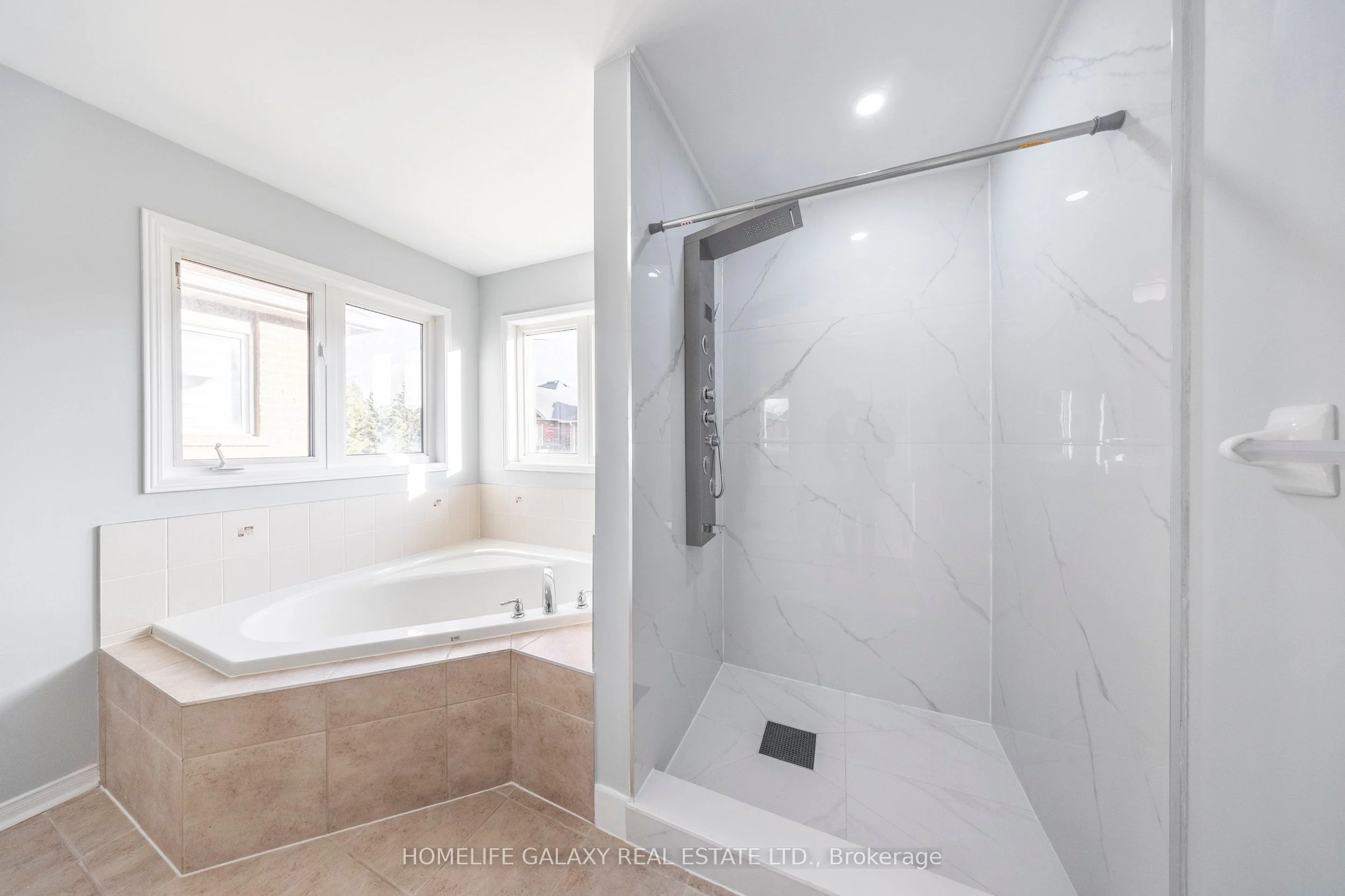 11 Chambersburg Way, Whitchurch-Stouffville, ON L4A 0X9
