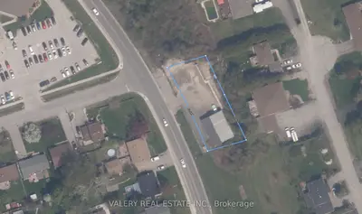 103 The Queensway S, Georgina, On, L4p 1z4