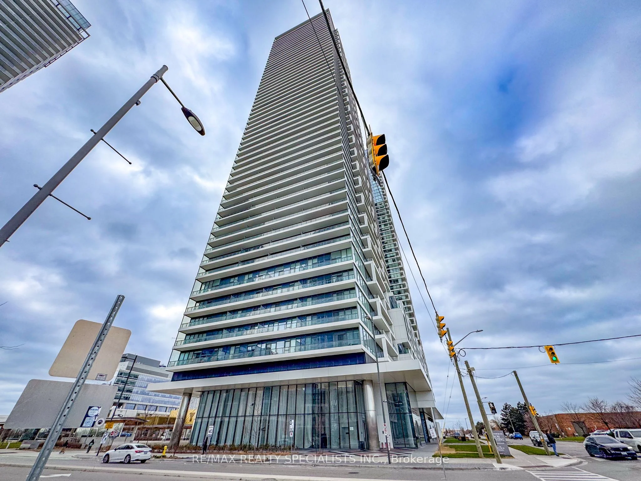 950 Portage Parkway 5512, Vaughan, On L4k 0j7