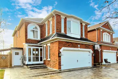 Detached in Richmond Hill