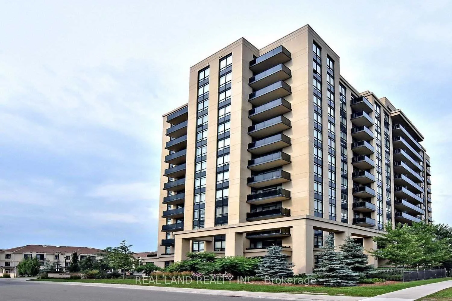 520 Steeles Avenue W 814, Vaughan, On L4j 1a2