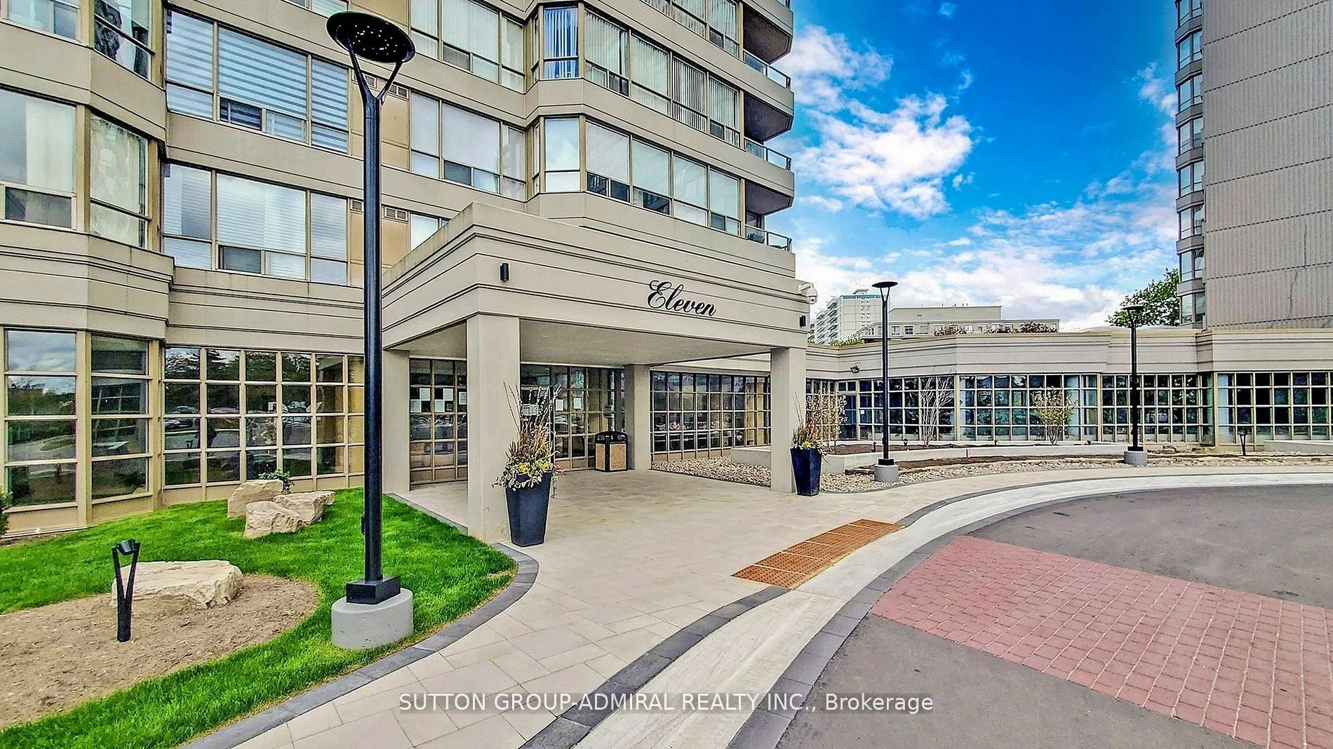 Condo Apartment in Vaughan