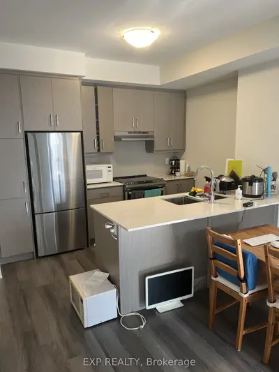 Condo Townhouse in Vaughan