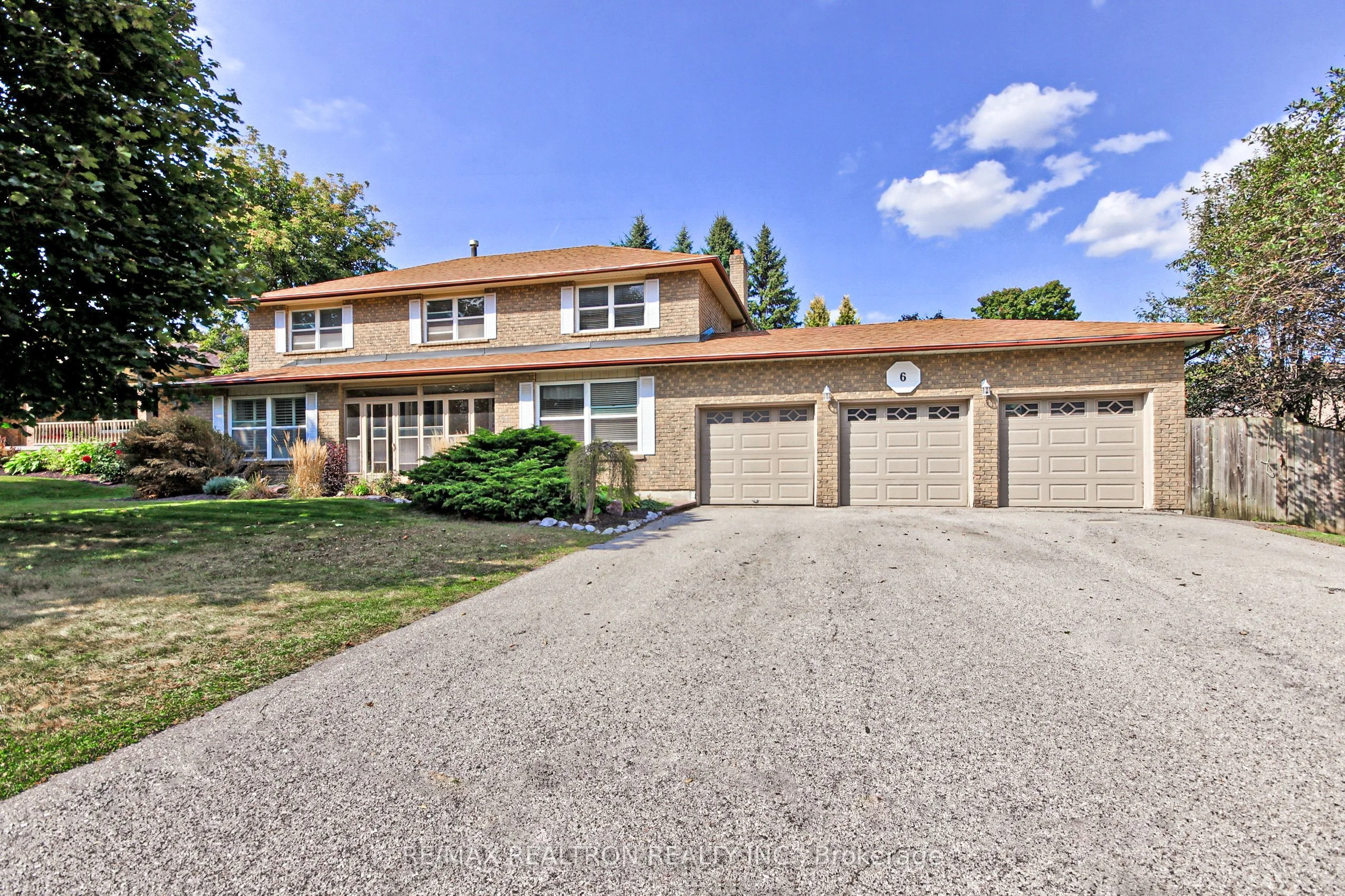 6 Jennifer Crescent, East Gwillimbury, On L0g 1v0