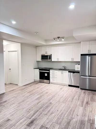 Condo Apartment in Newmarket