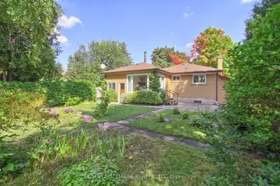 Detached in Aurora