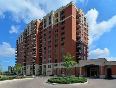 Condo Apartment in Richmond Hill