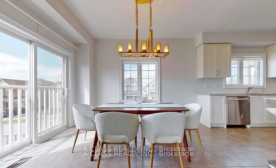 25 W Dykie Court, Bradford West Gwillimbury, ON L3Z 0Y1
