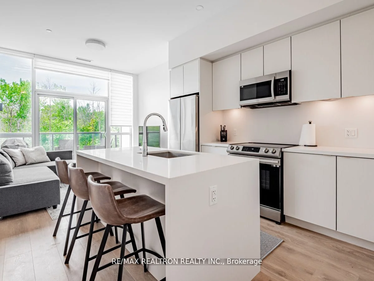 Condo Apartment in Innisfil