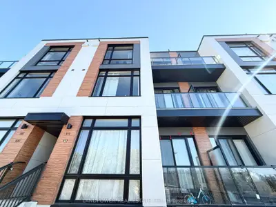 Condo Townhouse in Richmond Hill