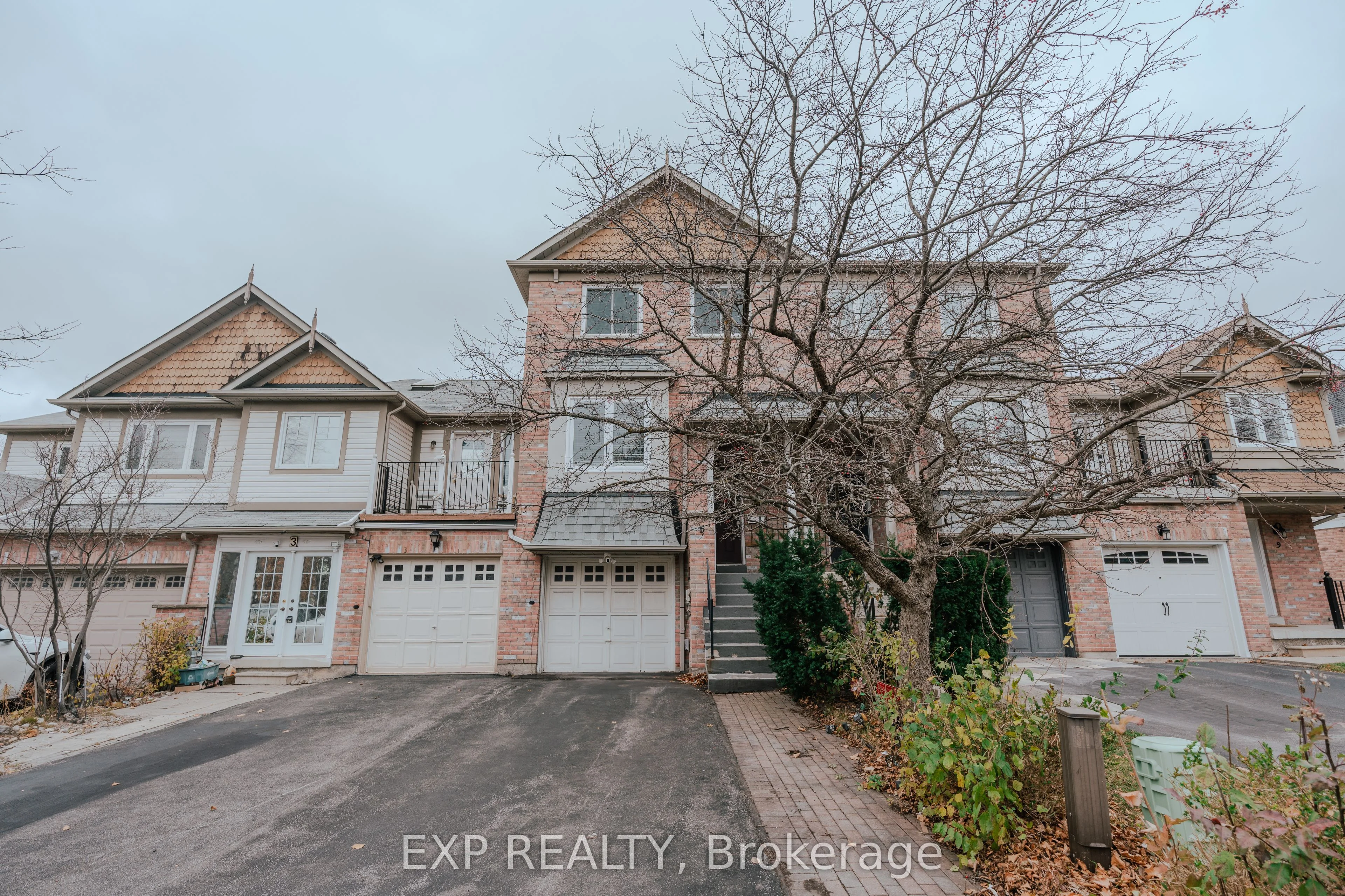 Att/Row/Townhouse in Markham
