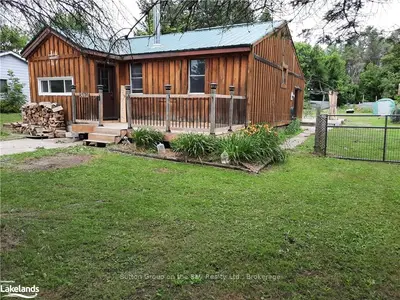8370 MAIN ST E Street, Adjala-Tosorontio, ON L0M 1M0