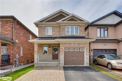 34 ARMSTRONG Crescent, Bradford West Gwillimbury, ON L3Z 0L1