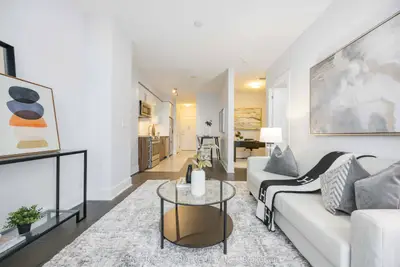 Condo Apartment in Richmond Hill