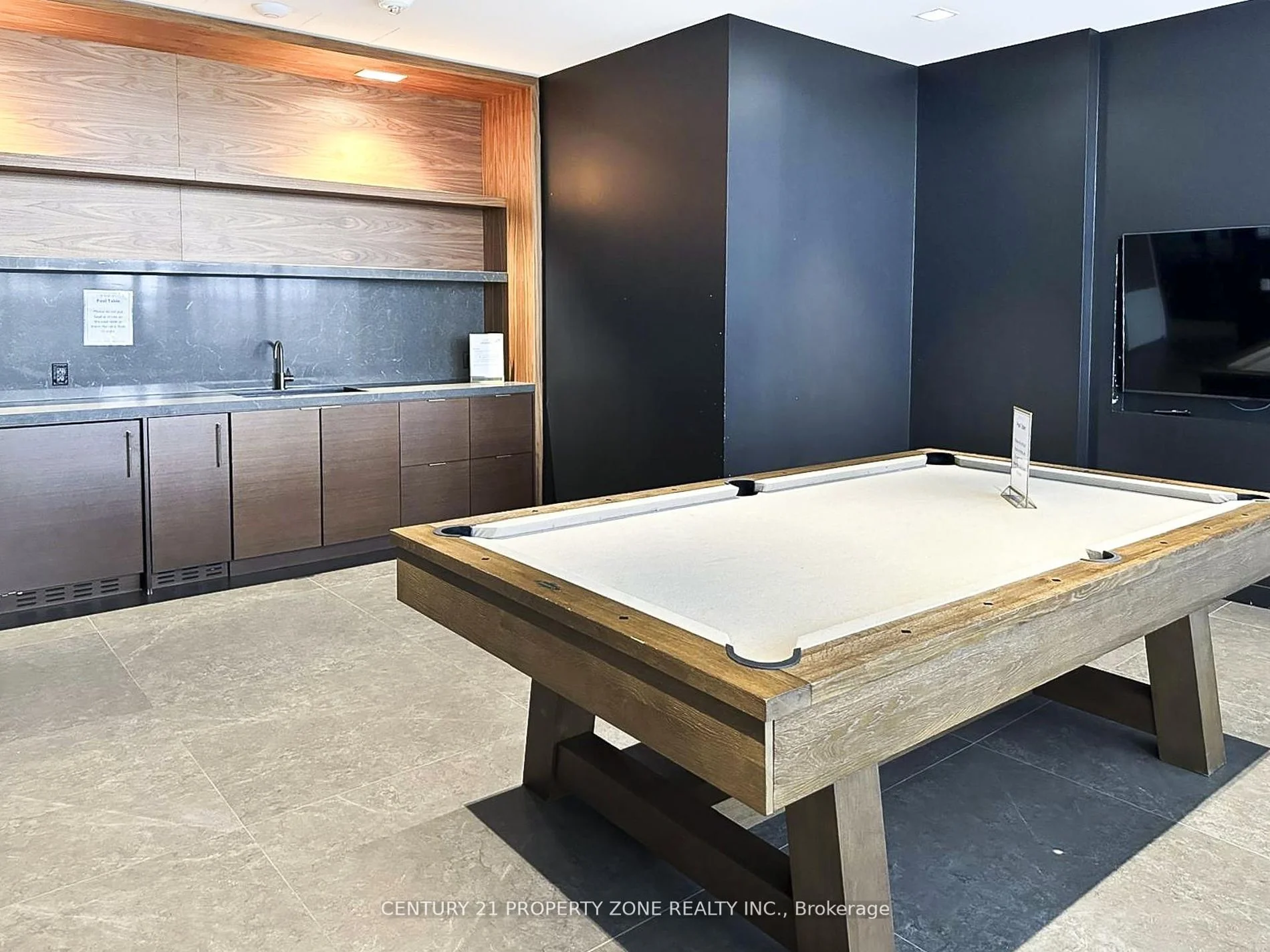 Condo Apartment in Vaughan
