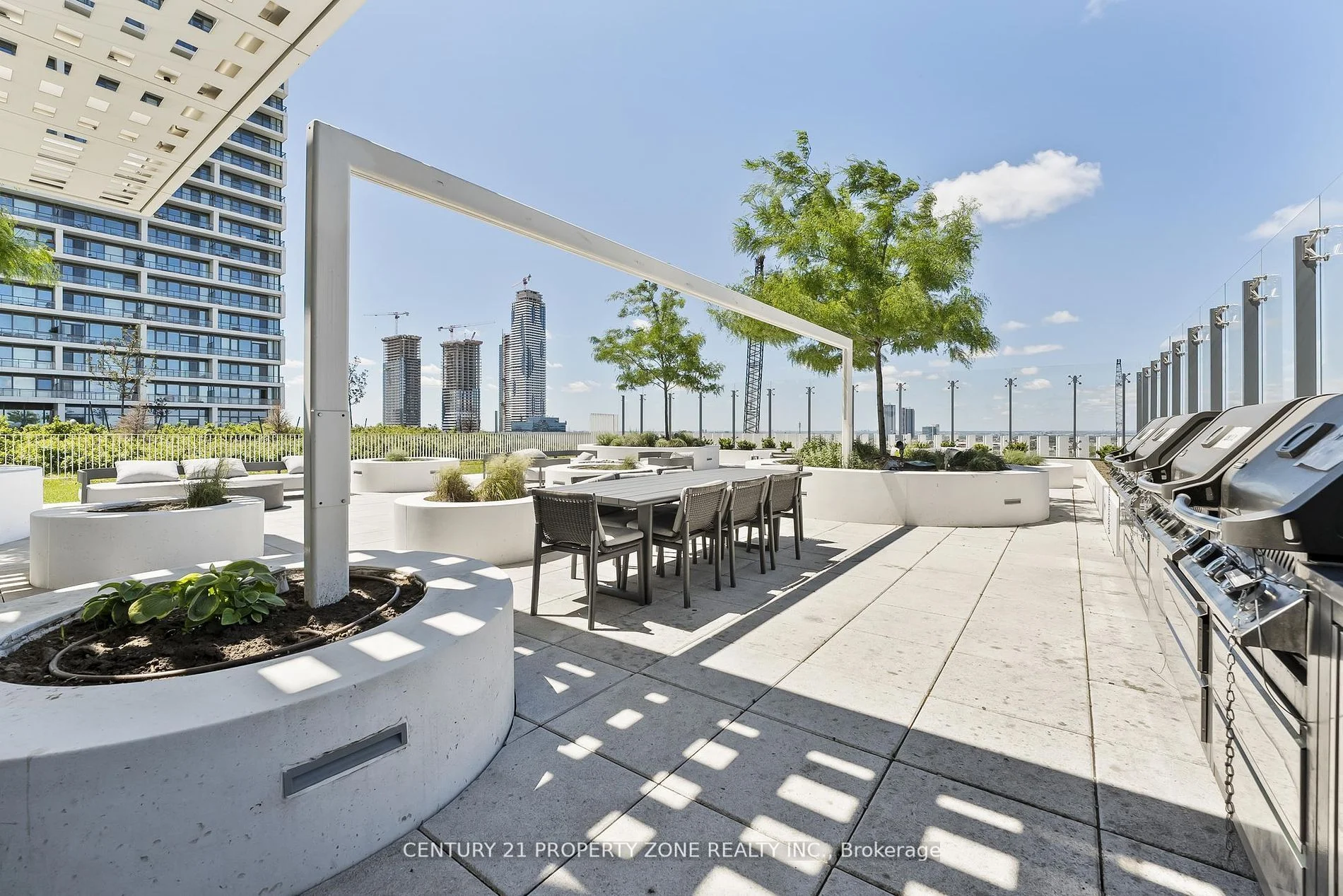 898 Portage Parkway 2207, Vaughan, ON L4K 0J6
