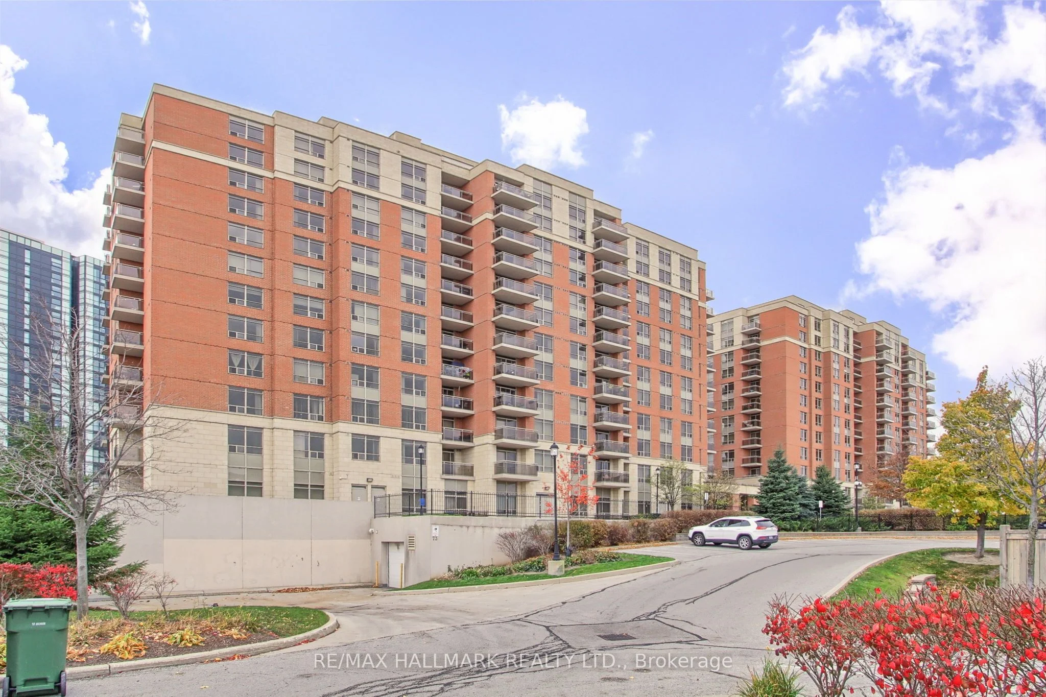 Condo Apartment in Richmond Hill