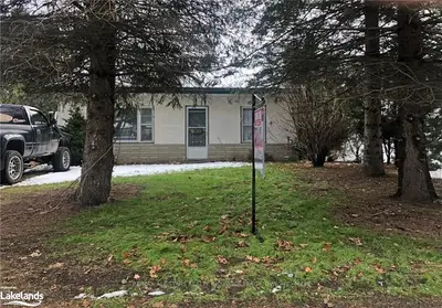 990 ELGIN Street, Newmarket, ON L3Y 3C1