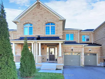 Att/Row/Townhouse in Richmond Hill