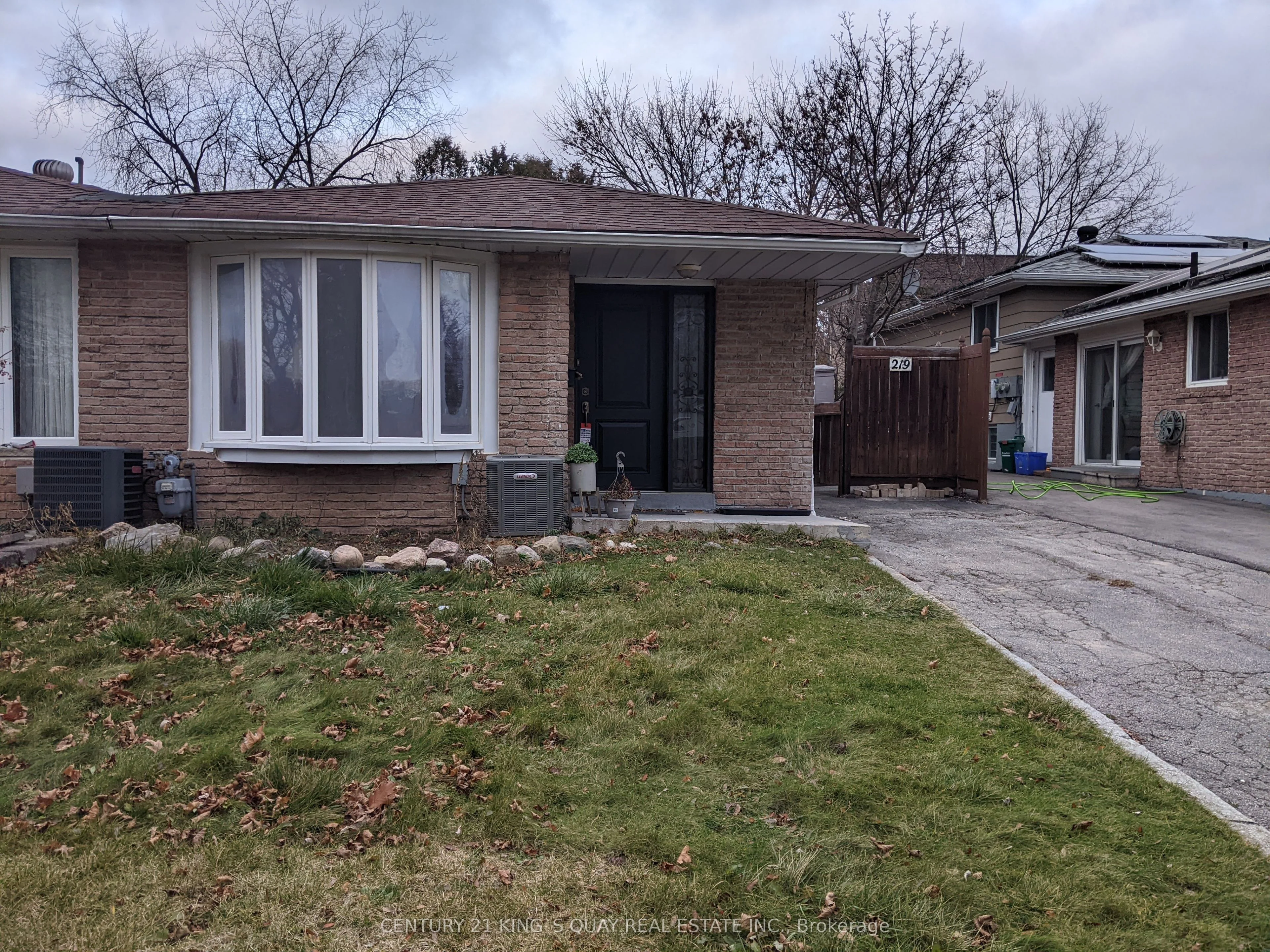 219 Palmer Avenue, Richmond Hill, On L4c 4z4