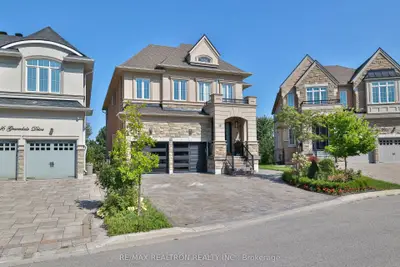 Detached in Richmond Hill