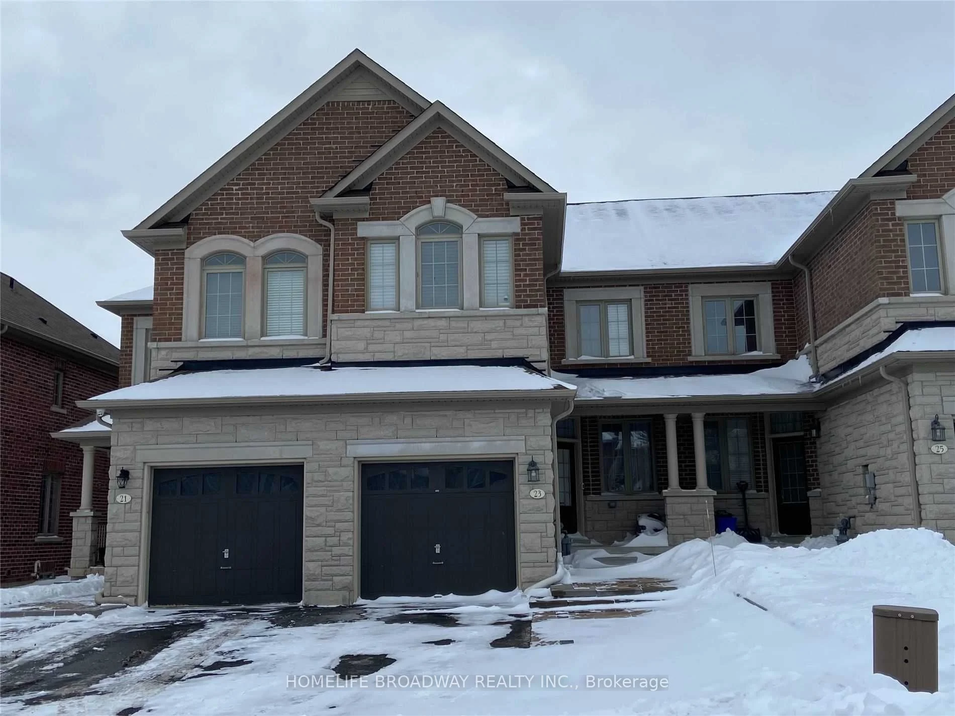 Att/Row/Townhouse in Richmond Hill