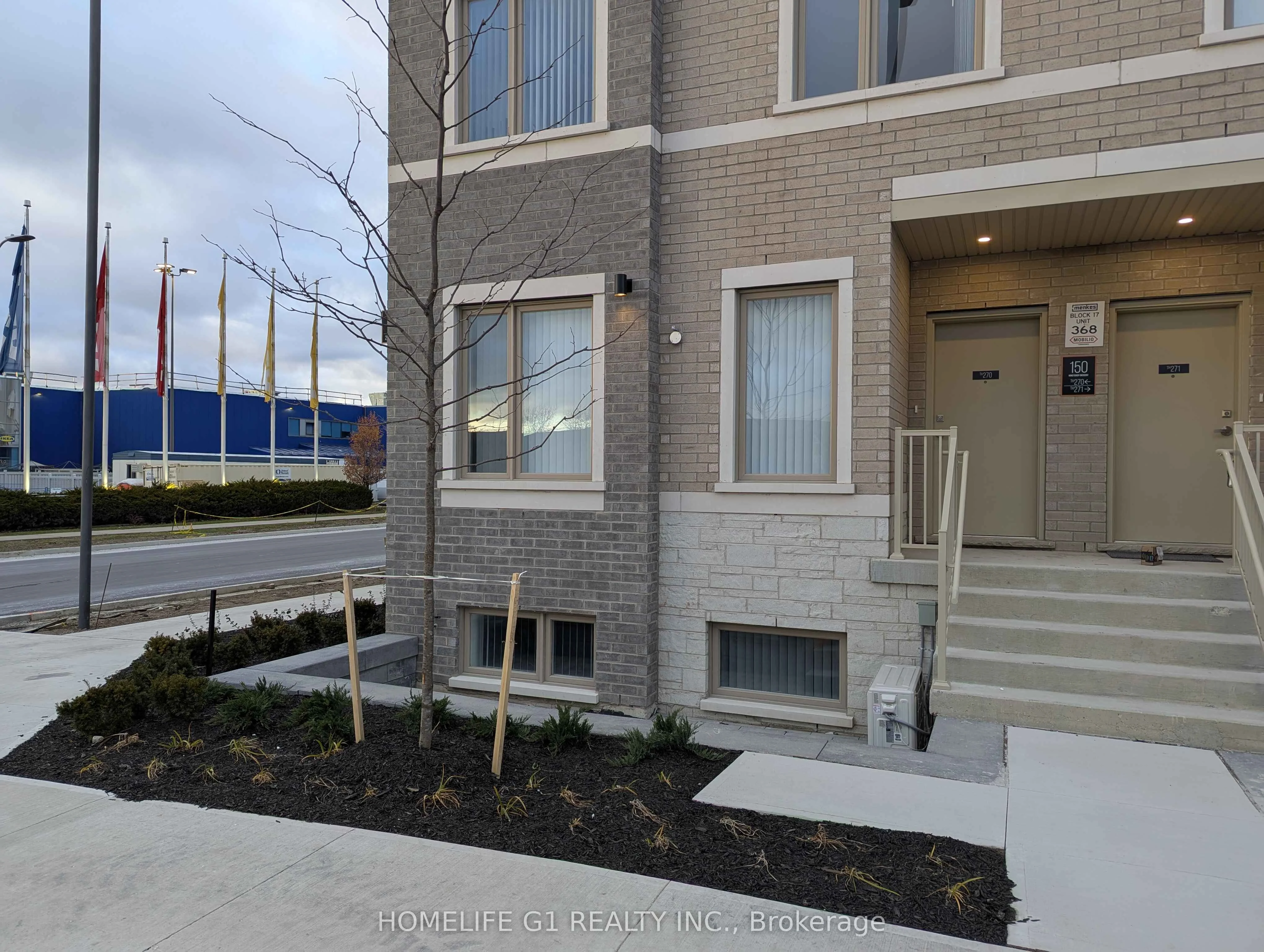 150 Honeycrisp Crescent 270, Vaughan, On L4k 0n7