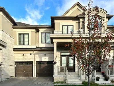 Att/Row/Townhouse in Richmond Hill
