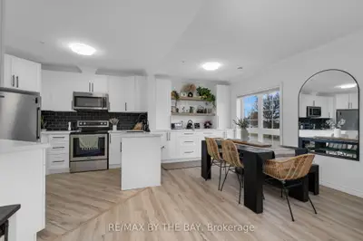 Condo Apartment in Bradford West Gwillimbury