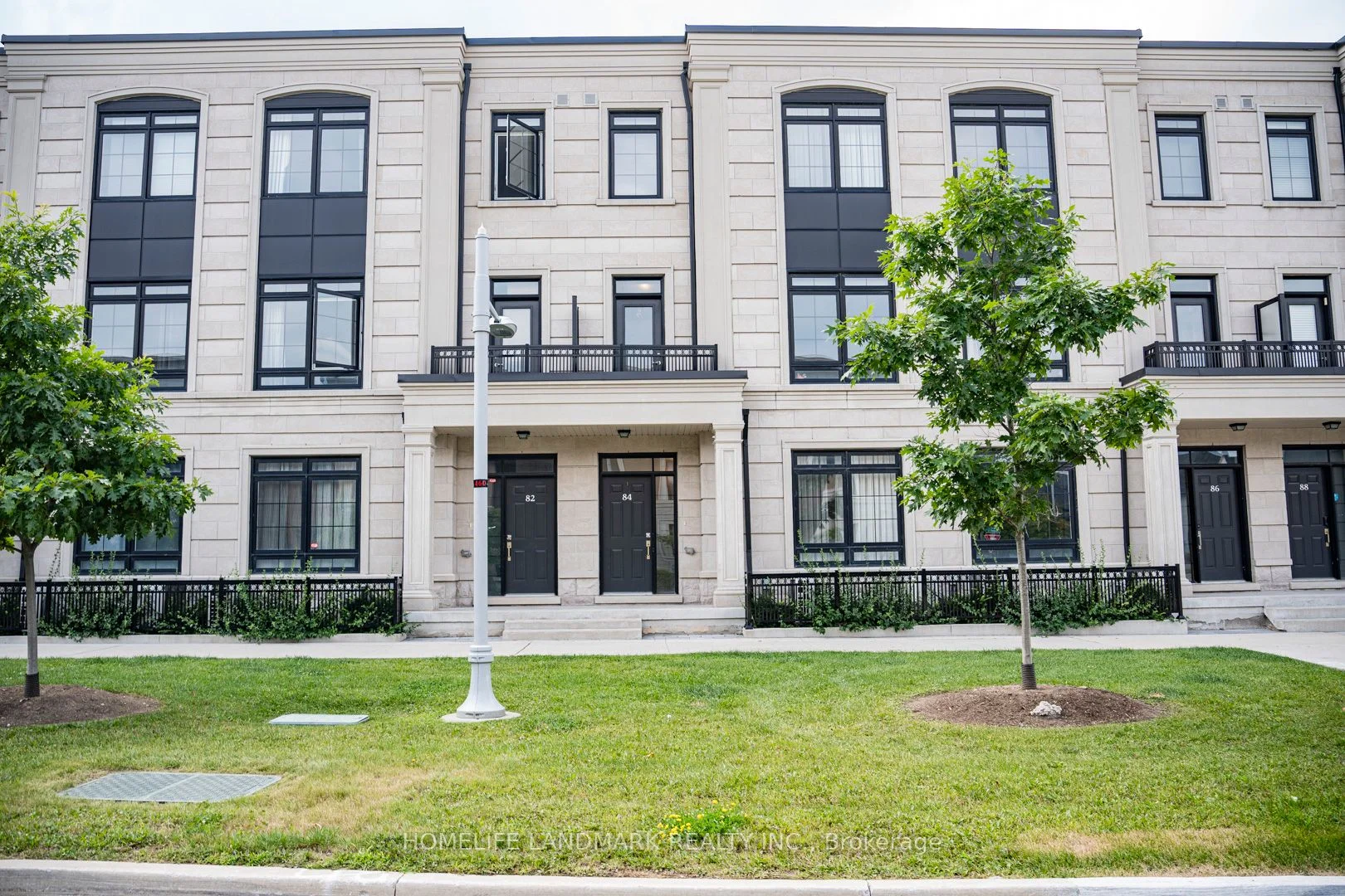 Att/Row/Townhouse in Markham