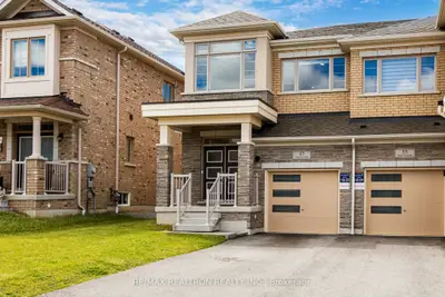 Att/Row/Townhouse in Whitchurch-Stouffville