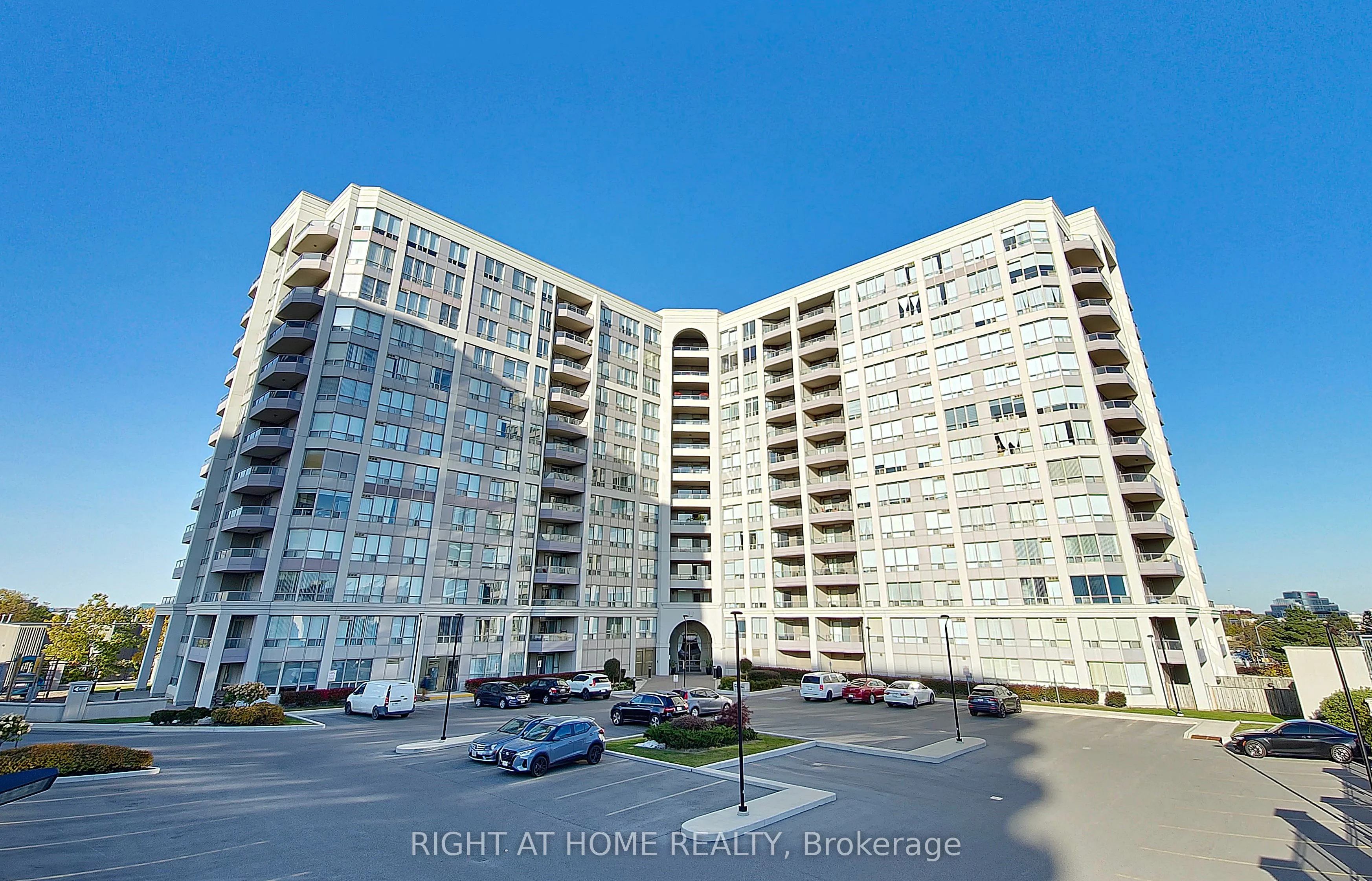 9017 Leslie Street 203, Richmond Hill, On L4b 4r8