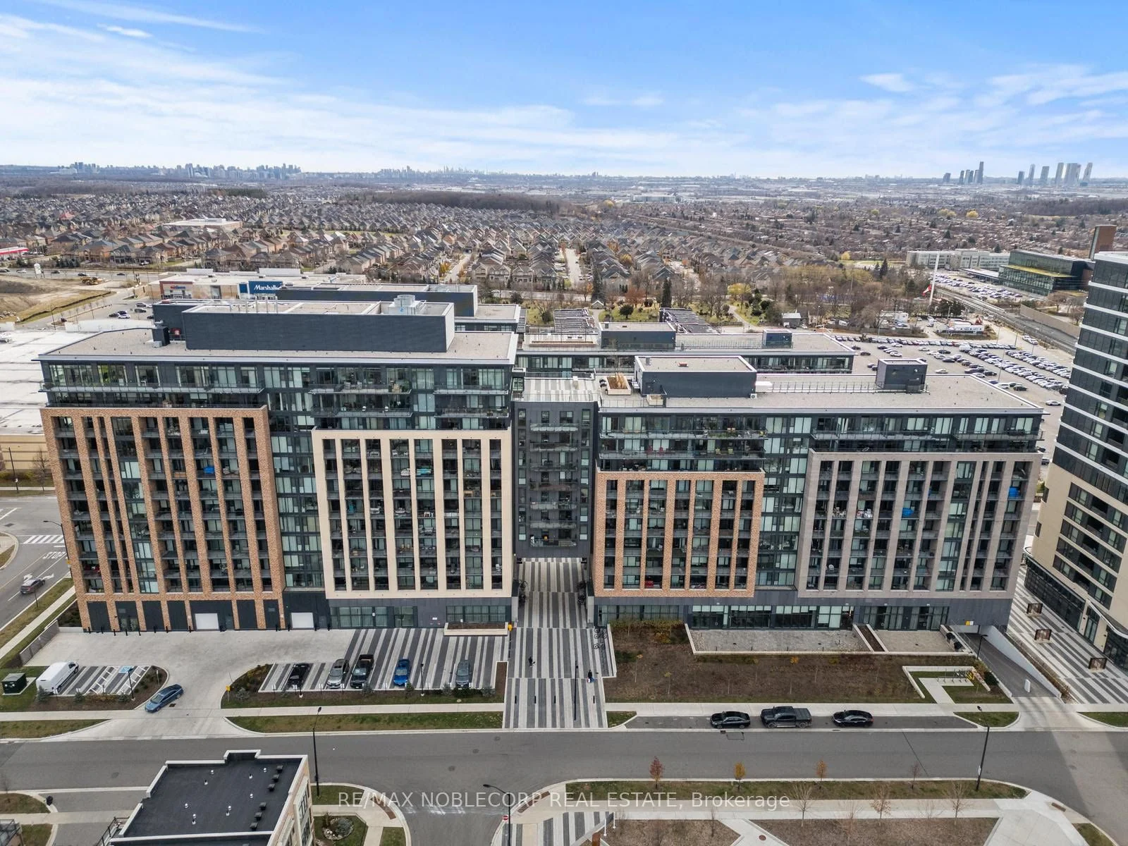 Condo Apartment in Vaughan