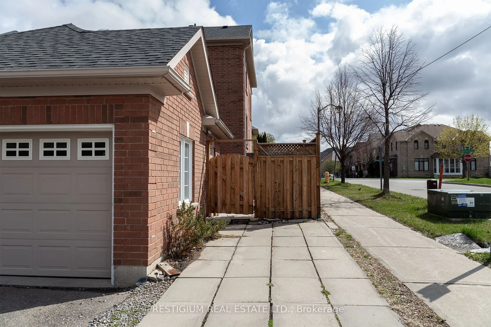 Att/Row/Townhouse in Markham