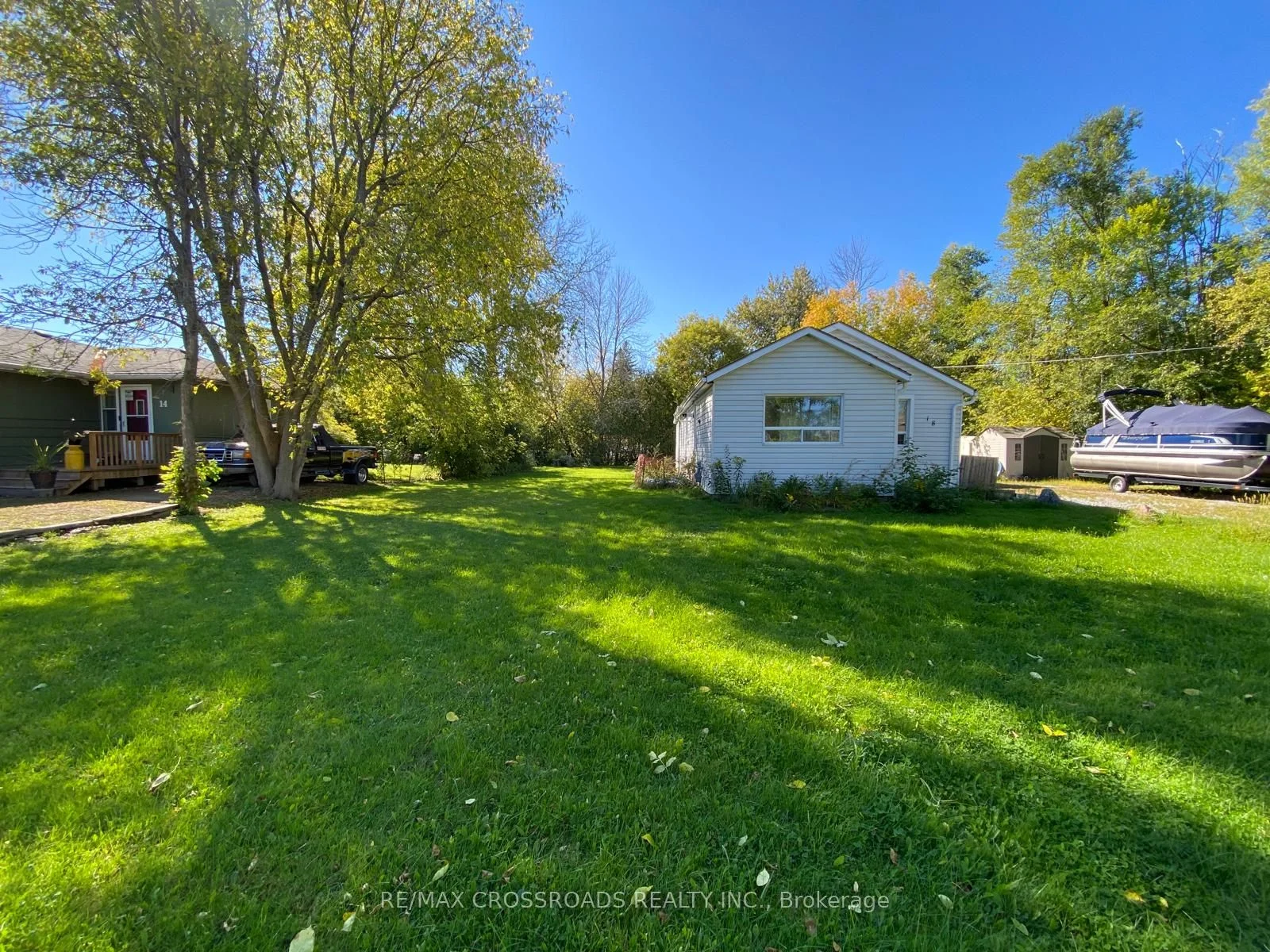 18 Joel Avenue, Georgina, On L0e 1s0