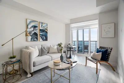 Condo Apartment in Vaughan