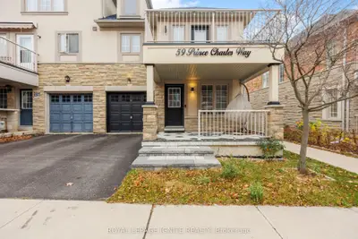 Att/Row/Townhouse in Markham