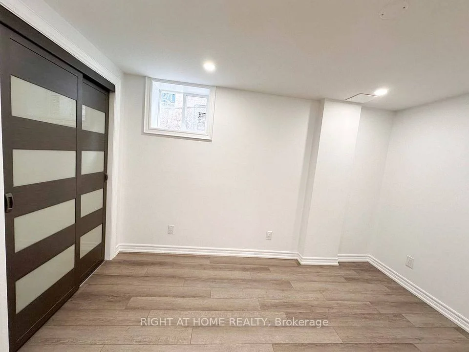 361 Gaston Place Bsmnt, Newmarket, ON L3Y 8M4