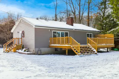 Detached in Brock