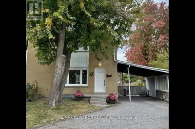 Semi-Detached in Richmond Hill